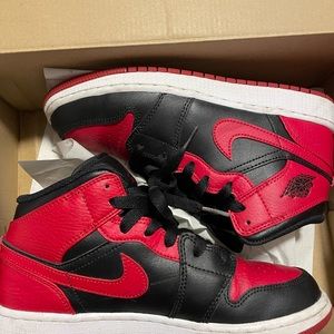 Nike air Jordan 1’s lightly used.